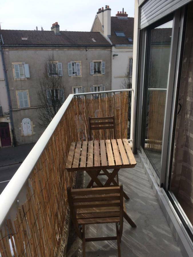 Meuble De Tourisme Au Troubadour, Vaste T2 Proximite Republique Avec Garage Daire Dijon Dış mekan fotoğraf
